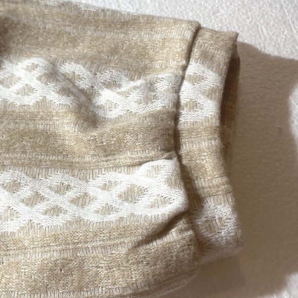 Cato NWT SZ 2X 3X Muted Camel & White longer top cable knit soft stretchy comfy - Picture 3 of 10